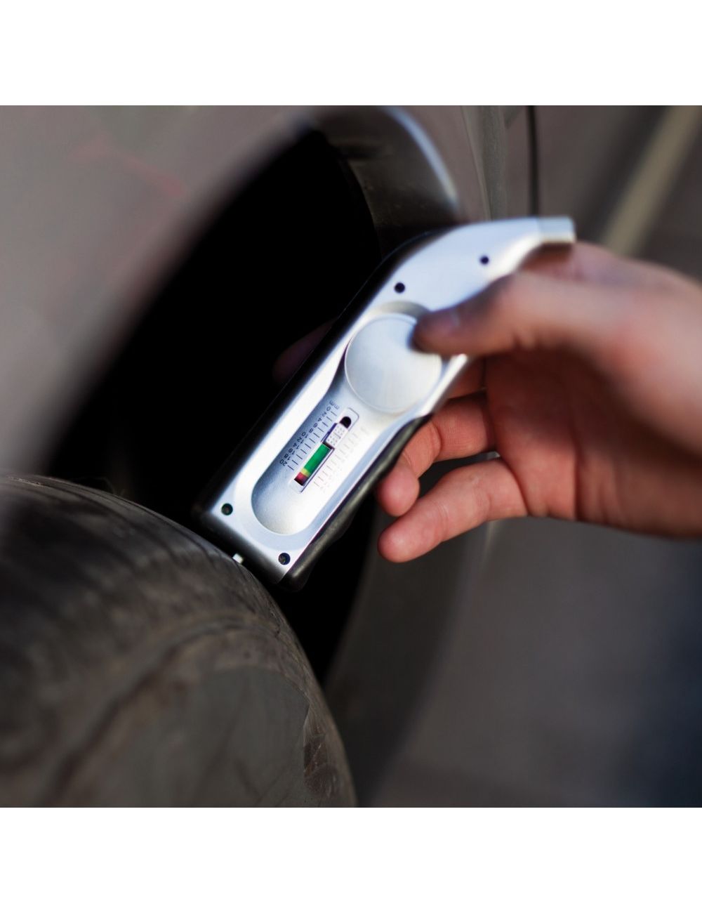 Cyfrowy miernik ciśnienia opon