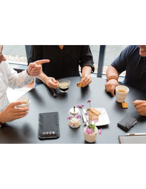 Etui na telefon blokujące sygnał i promieniowanie