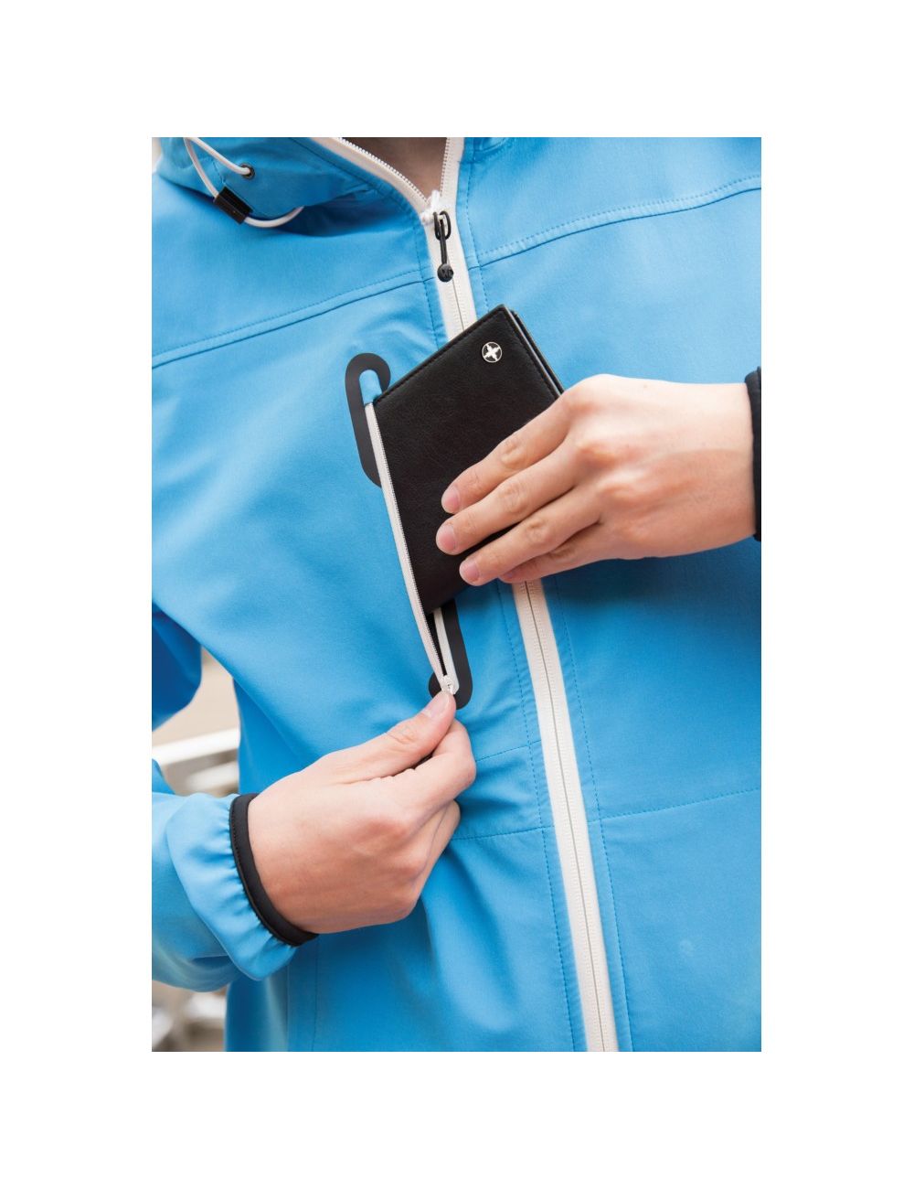 Etui na paszport Swiss Peak, ochrona RFID