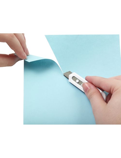 Mały nóż do tapet