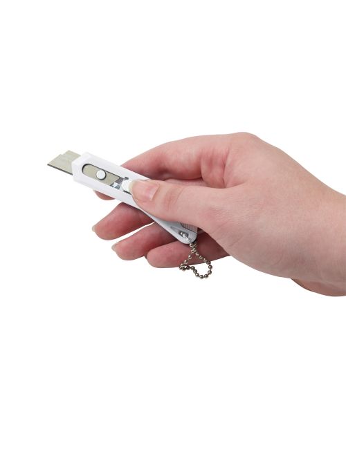 Mały nóż do tapet