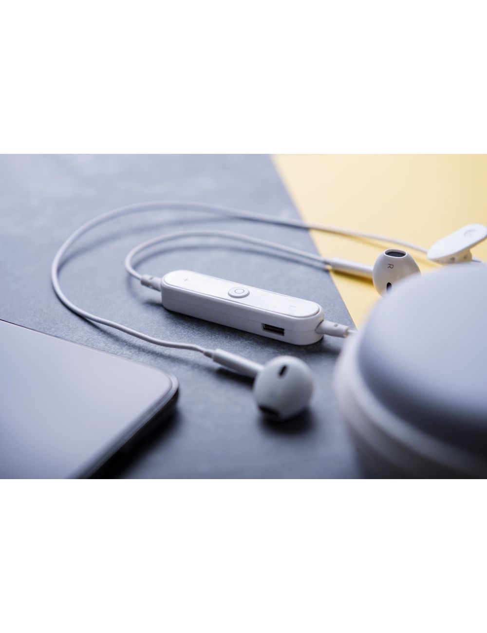 Bezprzewodowe słuchawki douszne