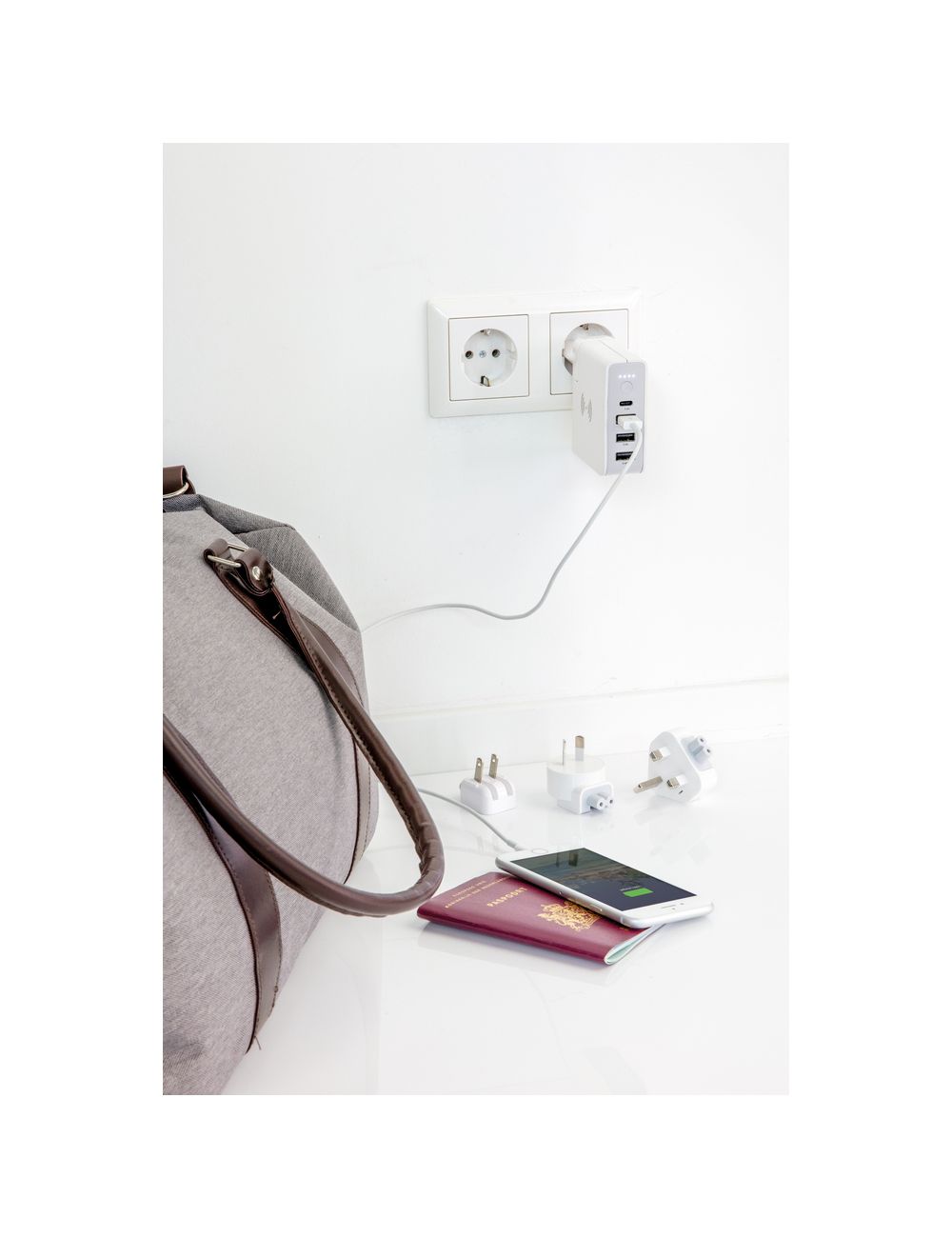 Adapter podróżny, bezprzewodowy power bank 6700...