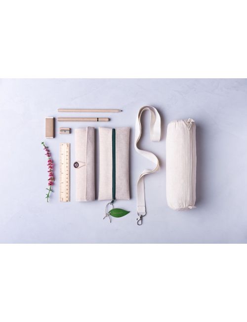 Zestaw szkolny, piórnik, ołówek, długopis, linijka, gumka i temperówka