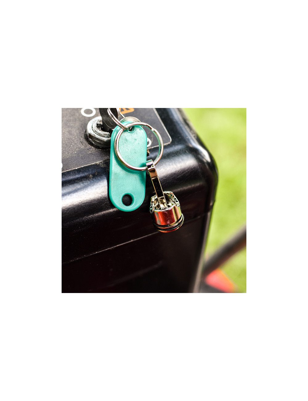 Brelok metalowy Piston, srebrny - druga jakość