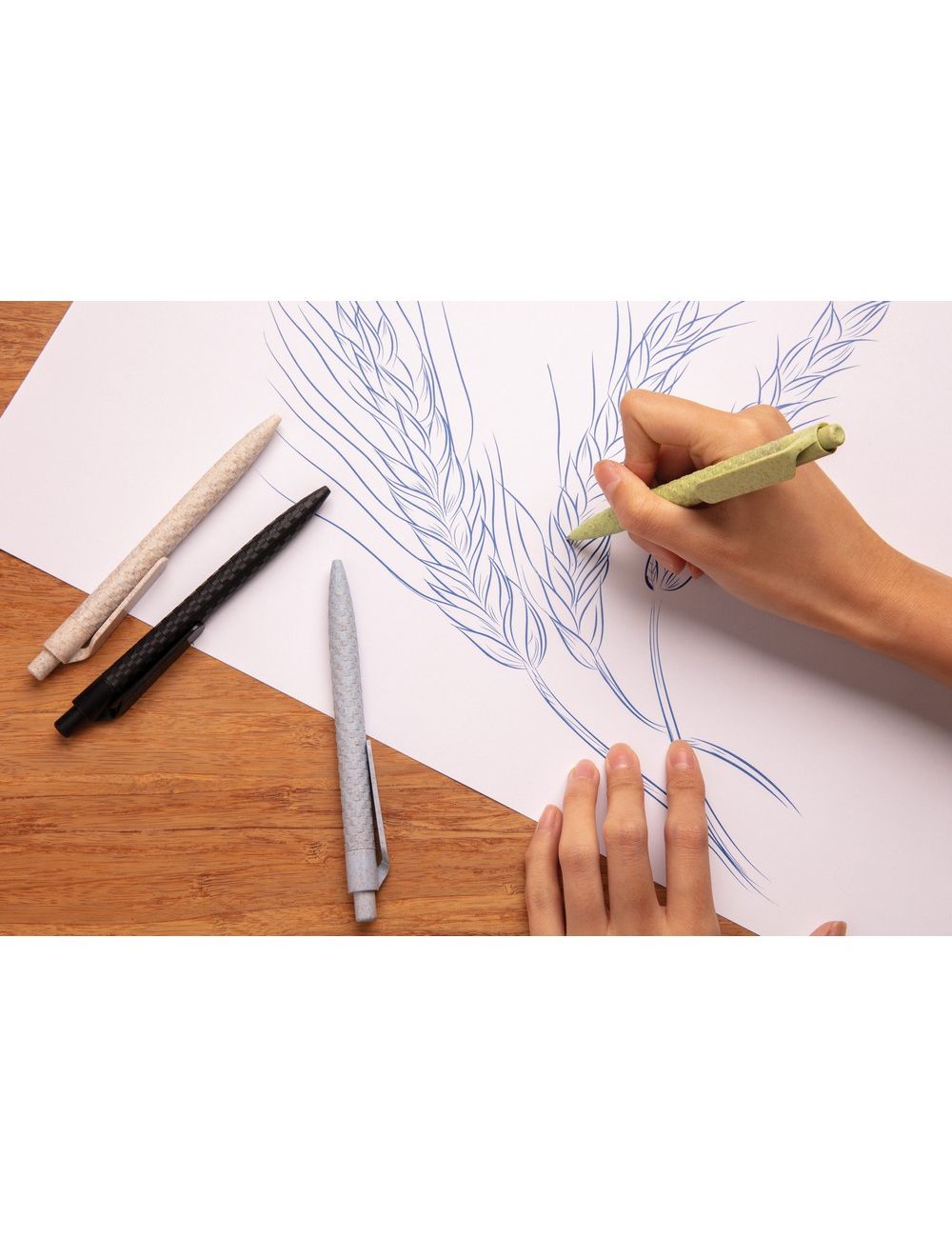 Długopis wykonany z mieszanki 40% włókien słomy...