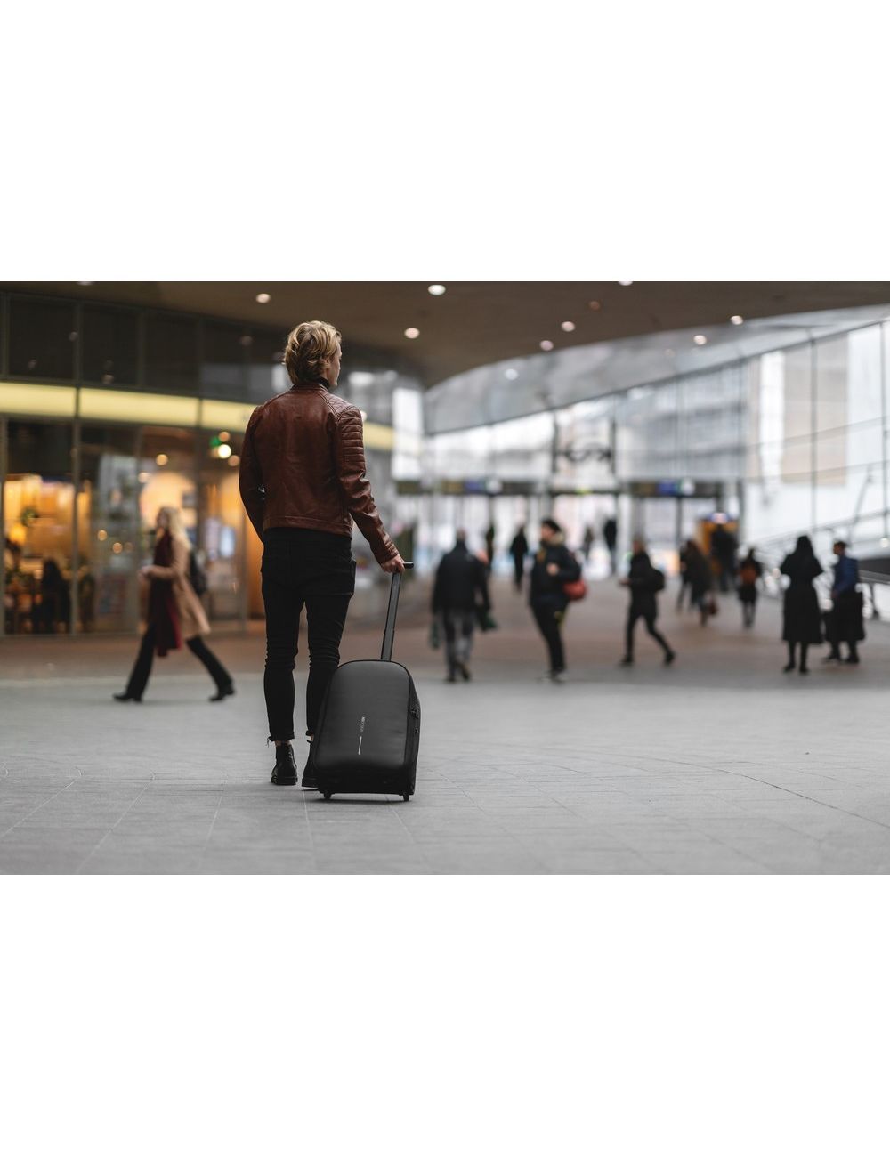 Bobby, plecak na kółkach chroniący przed...