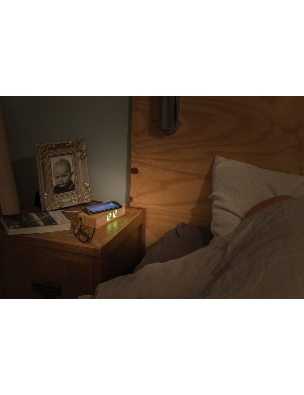 Ładowarka bezprzewodowa 5W, zegar cyfrowy