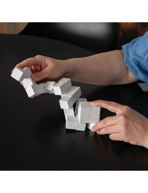 Drewniana gra zręcznościowa