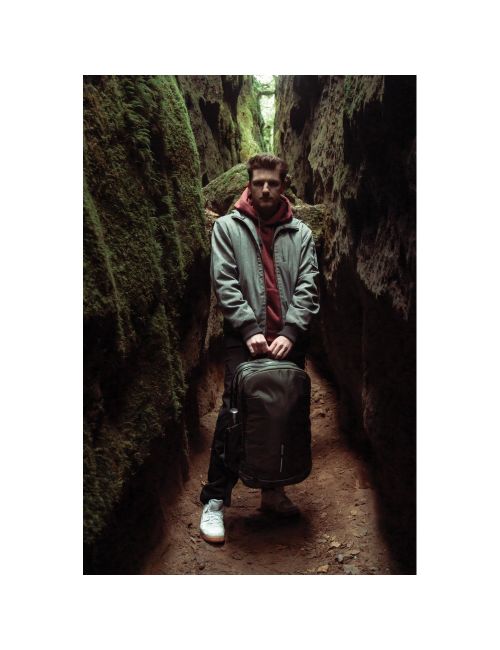Bobby Explore plecak chroniący przed kieszonkowcami