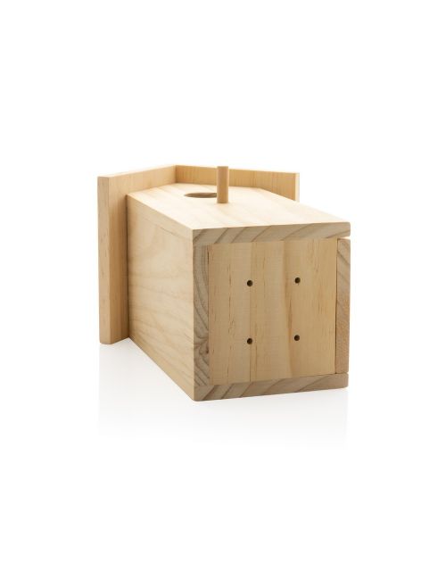 Drewniany domek dla ptaków