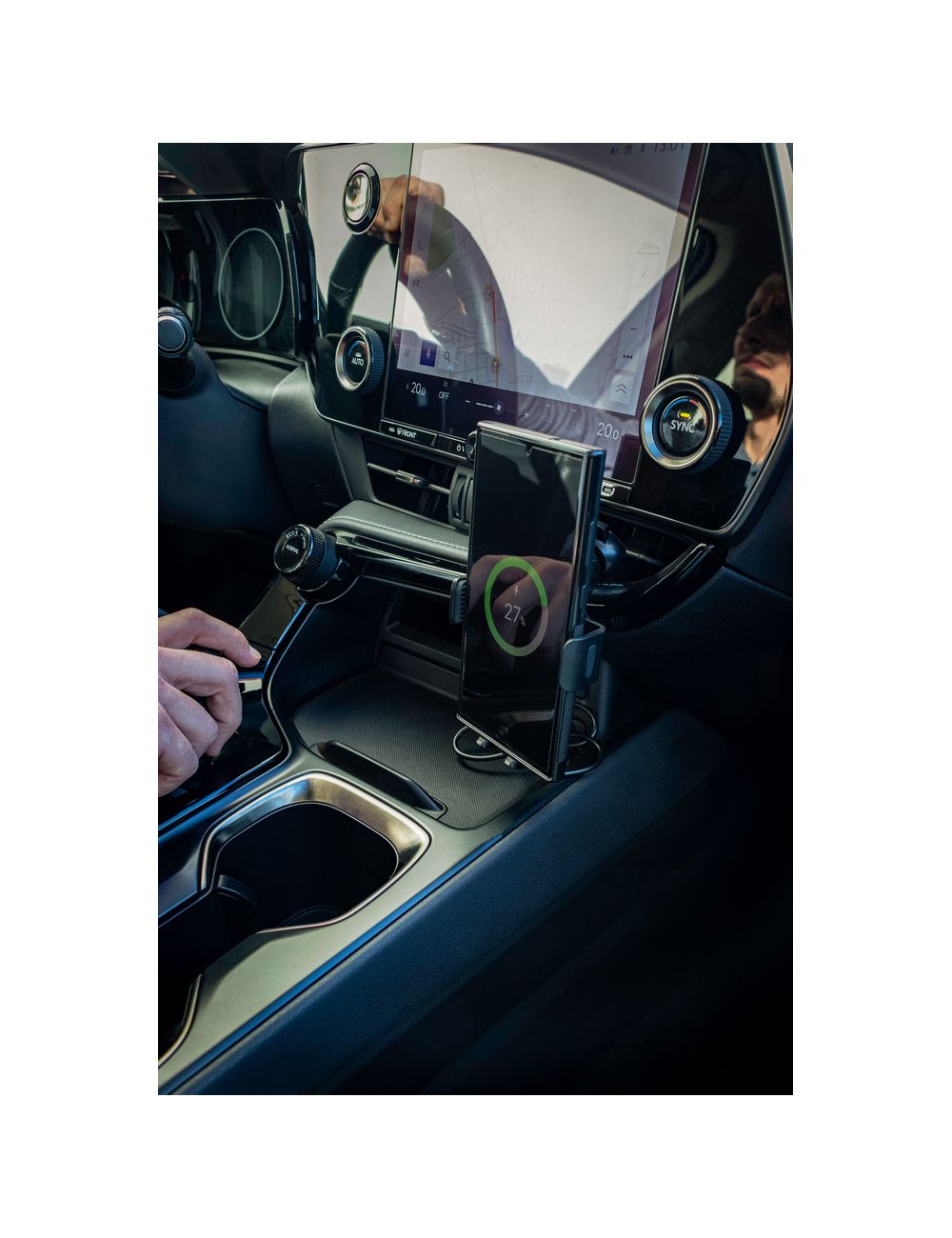 Samochodowy uchwyt do telefonu, ładowarka...