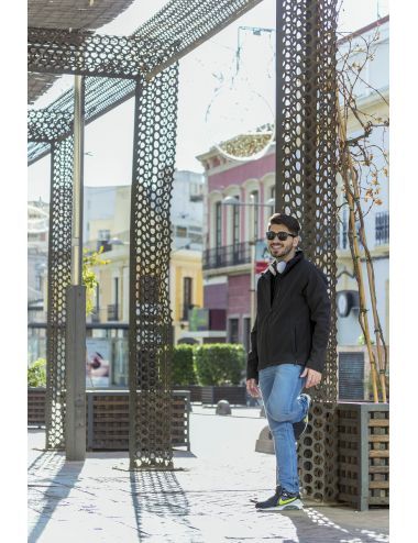 Wodoodporna i oddychająca kurtka 2