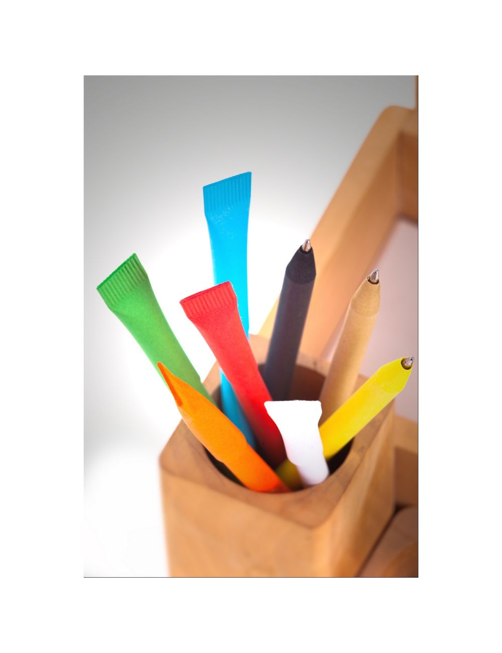 Długopis ze zrolowanego papieru z zatyczką | Debra