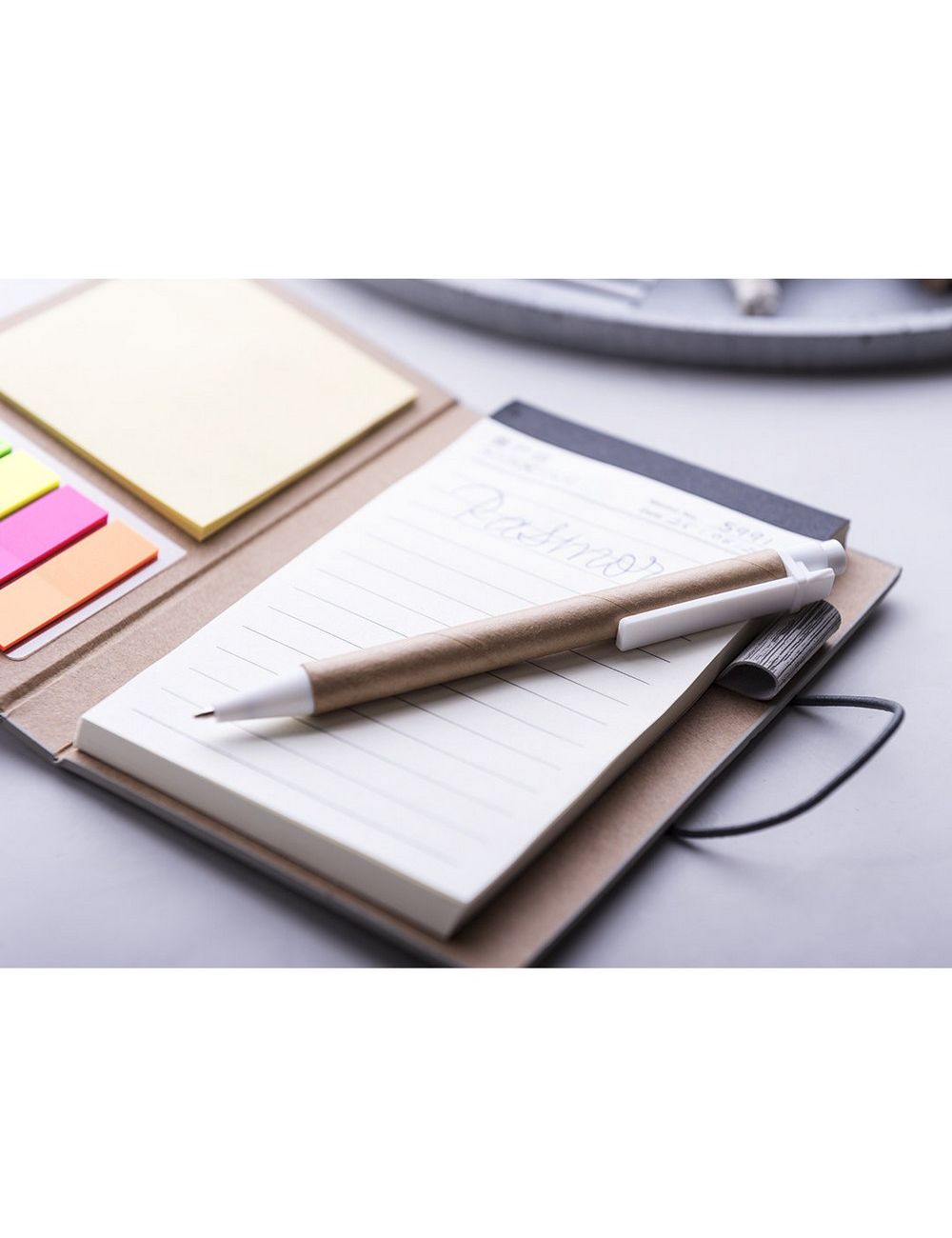 Zestaw do notatek, notatnik ok. A6, karteczki...