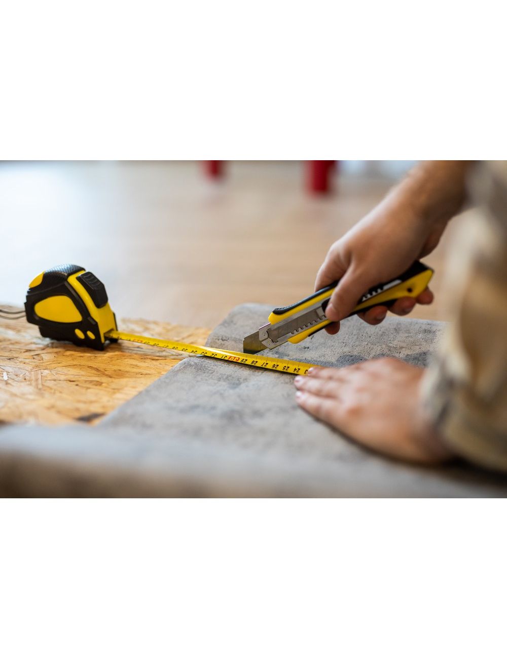 Nóż do tapet z mechanizmem zabezpieczającym,...