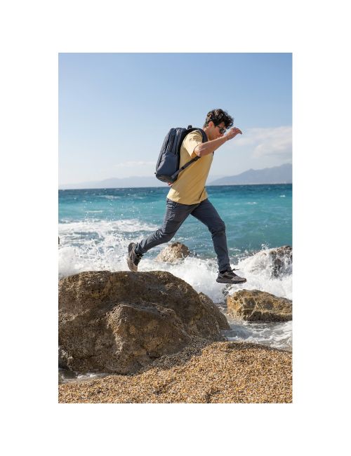 Bobby Explore plecak chroniący przed kieszonkowcami