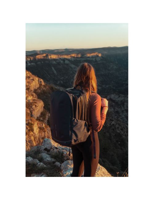 Bobby Explore plecak chroniący przed kieszonkowcami