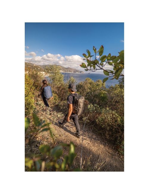 Bobby Explore plecak chroniący przed kieszonkowcami